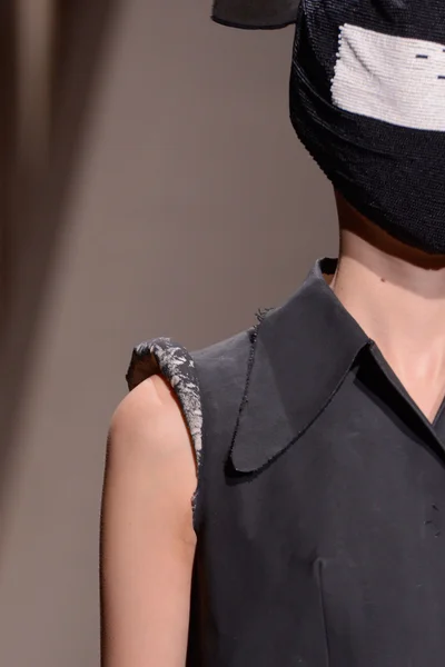 Look 2
